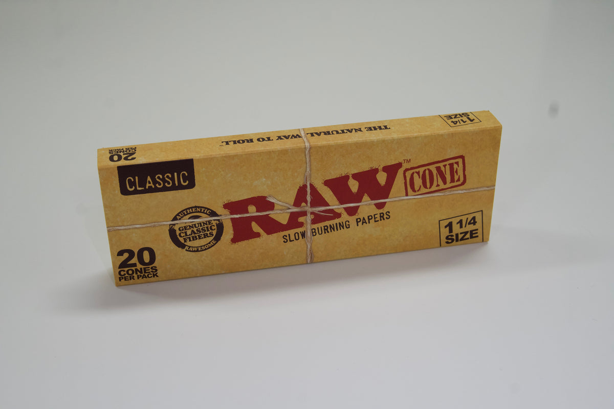 RAW Classic Cones 1¼ Size 20 Pack - closed box
